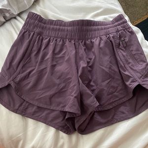 Lululemon Tracker 4in Short Size 8